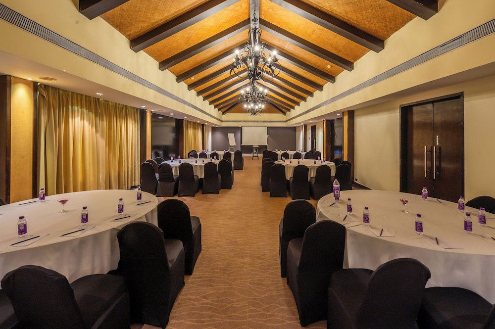 O Hotel Goa, Candolim Beach 34/50
