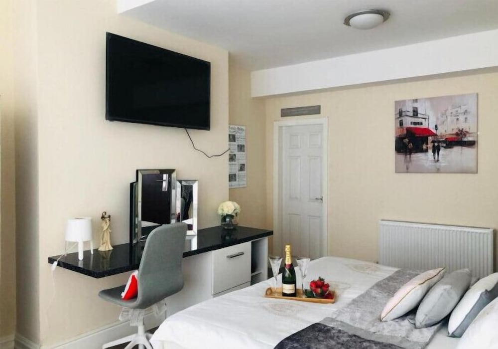 The Winter Garden Suites Hotel 28/39