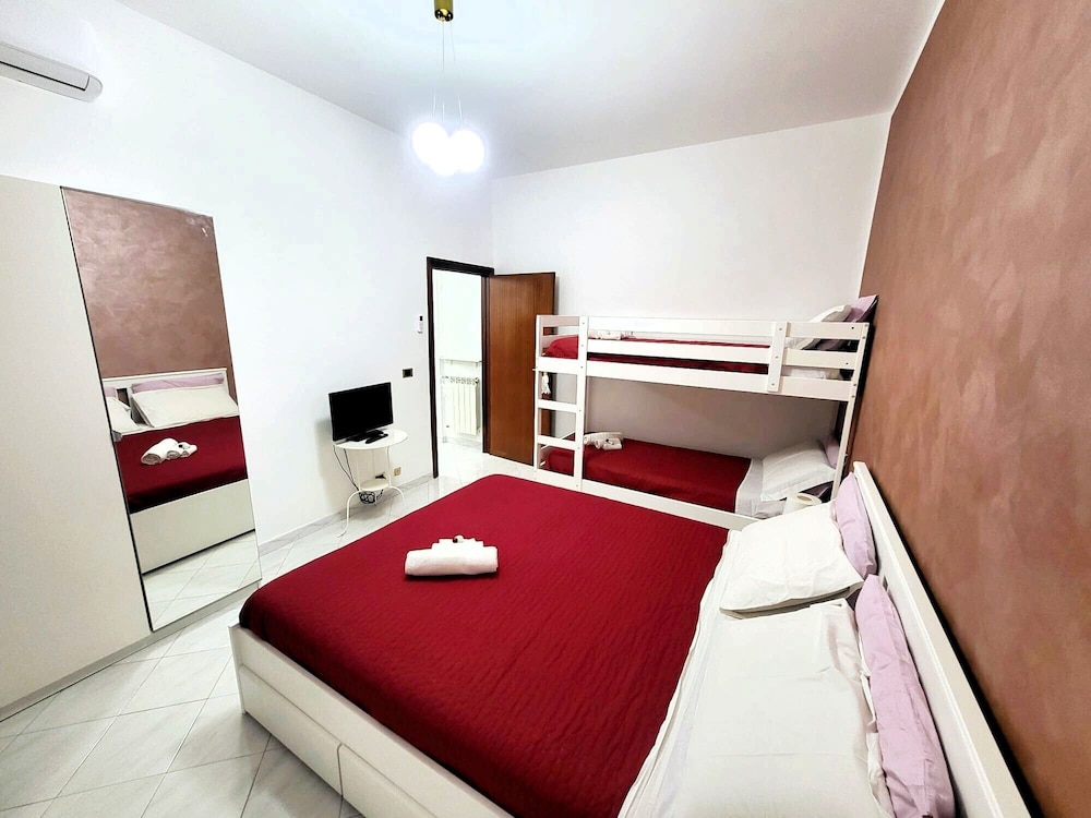 Rhome Sweet Rhome Suite 5/40