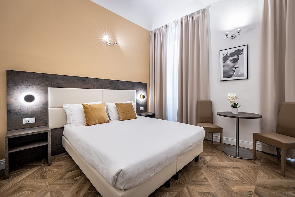 ROOM, QUADRUPLE
