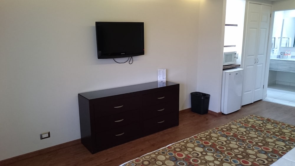 Quinta Dorada Hotel and Suites 22/34