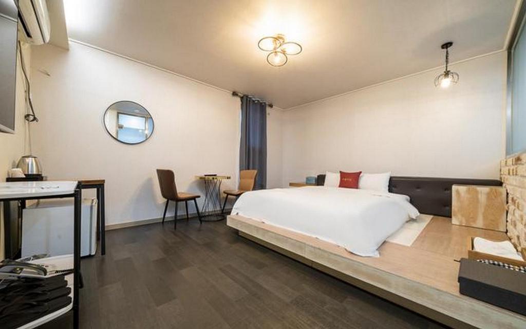 Hotel Mime 4/51