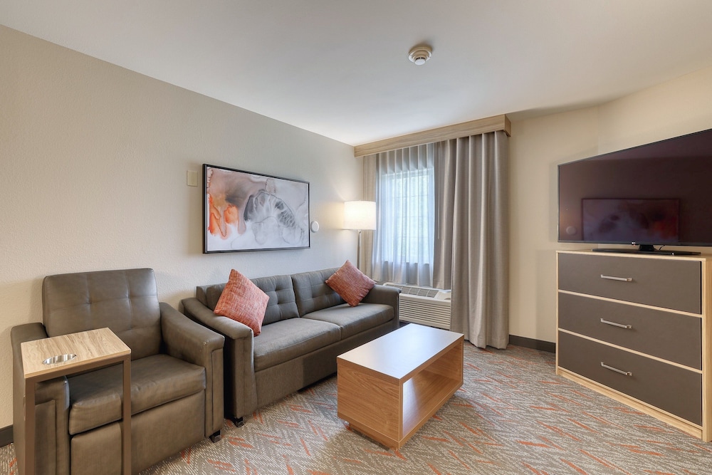 Candlewood Suites Milwaukee Airport-Oak Creek 47/73
