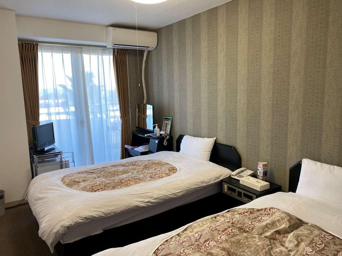 Room, Twin Beds