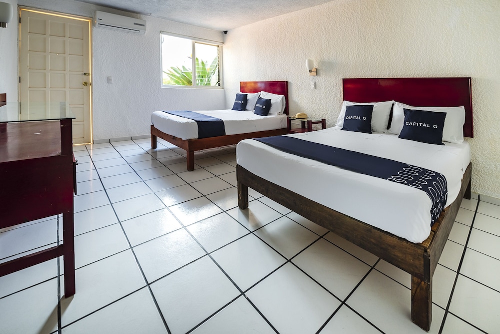 STANDARD, 2 DOUBLE BEDS