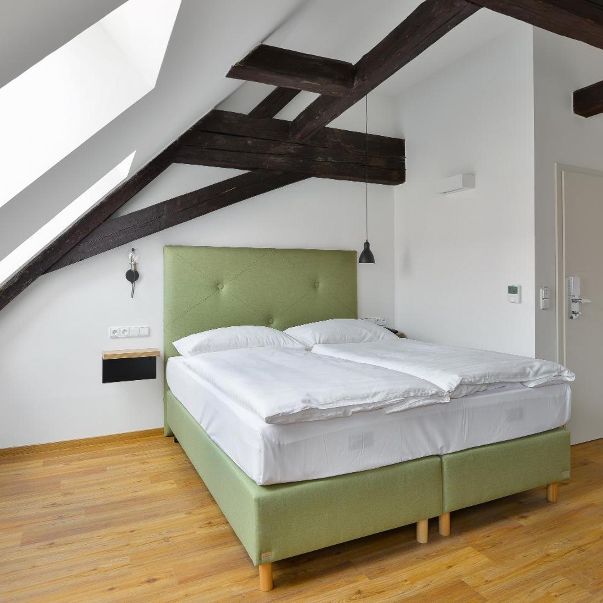 Roof Top, King Bed