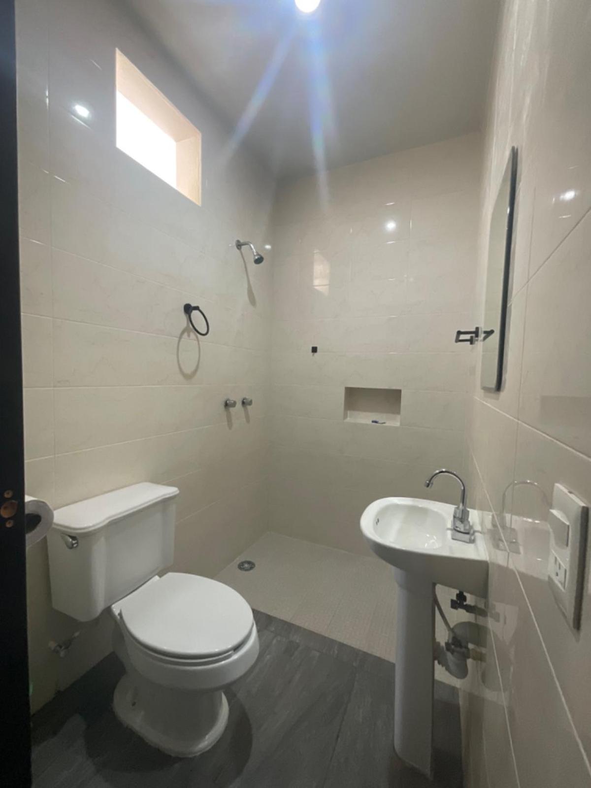 Hostal 230 33/38