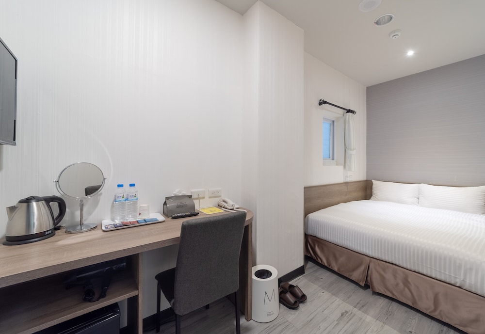 Hotel Brown - Zhongzheng 12/48