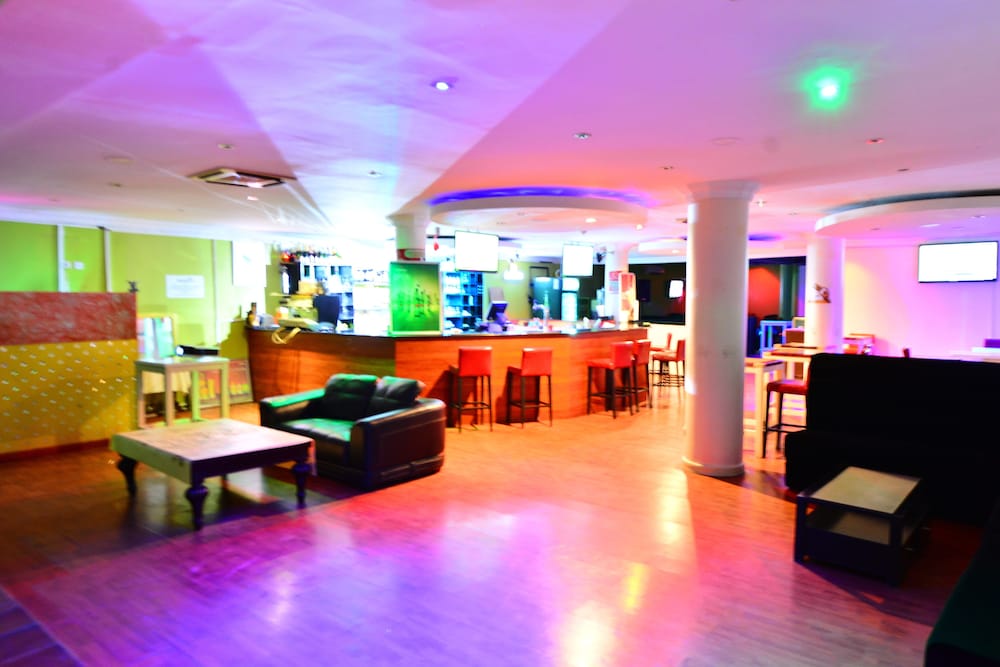 The Manor Hotel 17/66