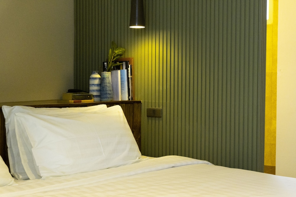 Tints of Blue Hotel 10/50