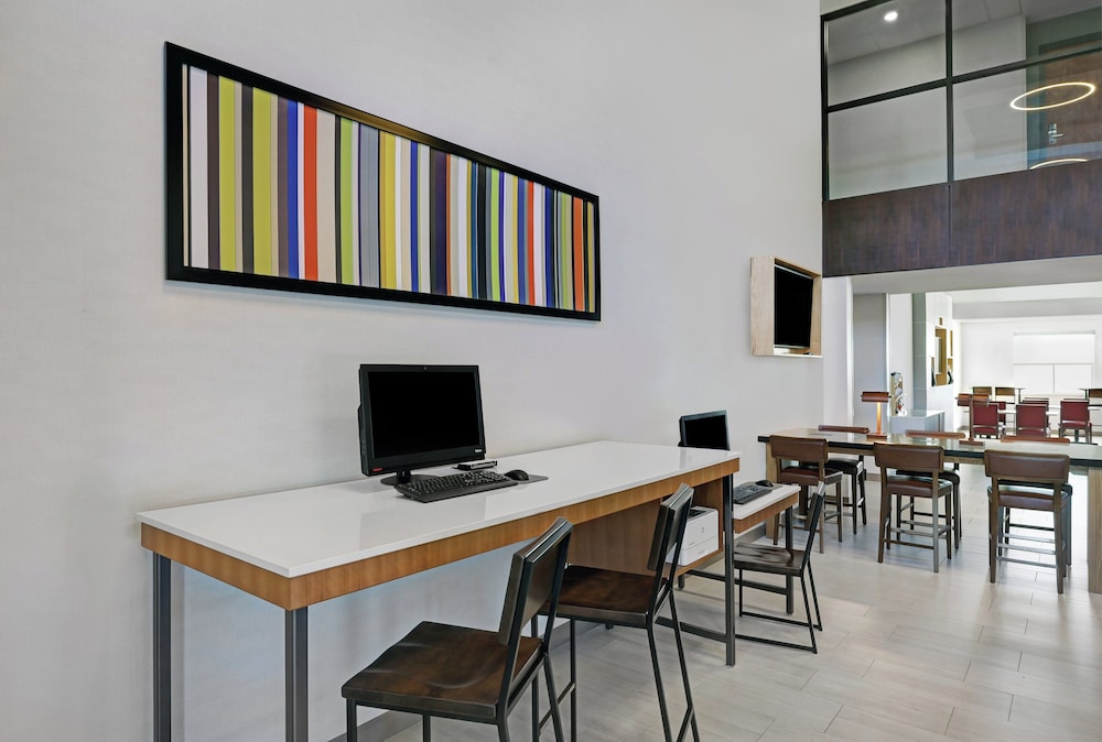 Holiday Inn Express Hotel And Suites Newport 63/76