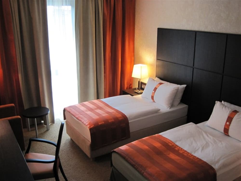 Holiday Inn Trnava 21/66
