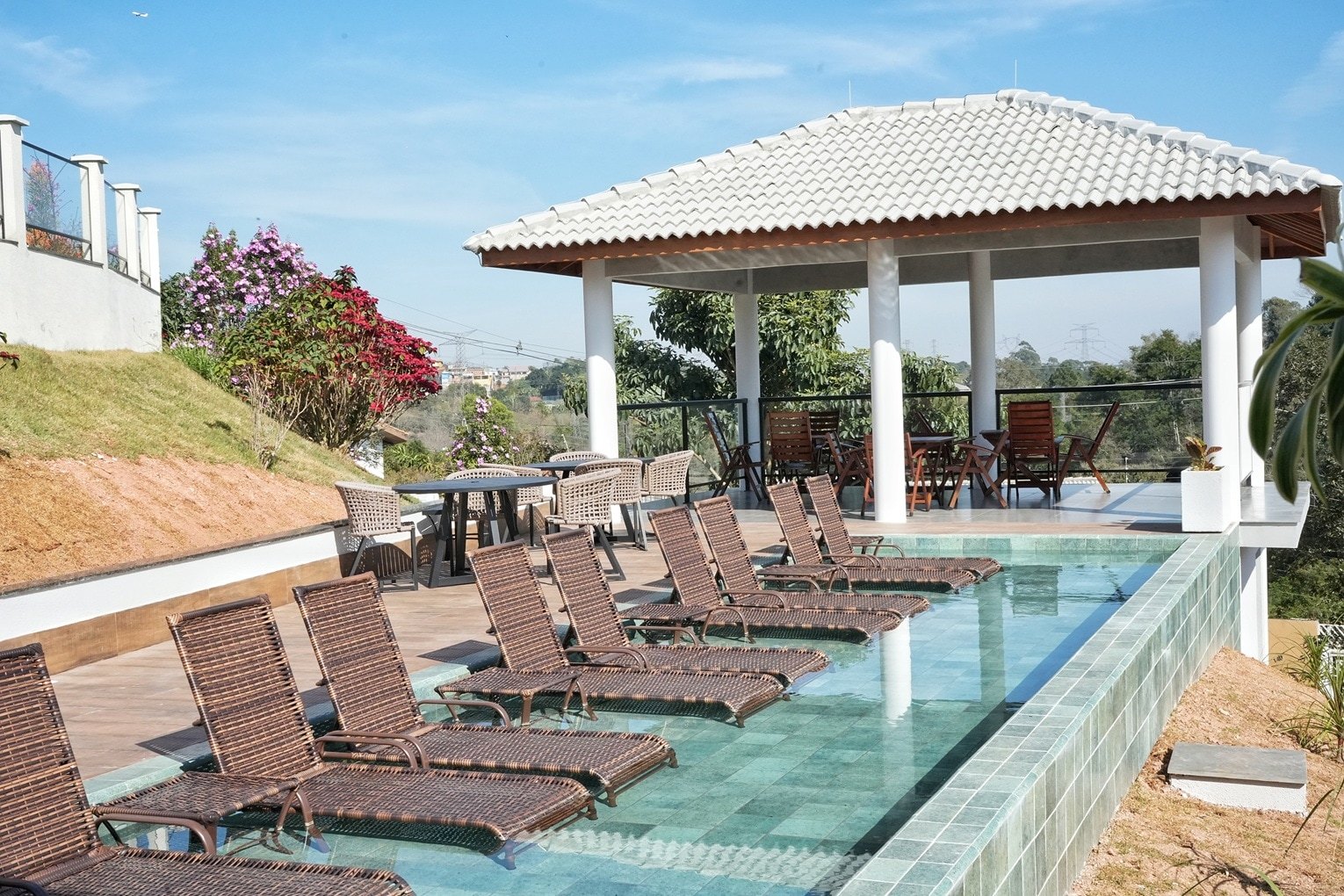 Bristol Villaggio Rosa Aruja 27/42