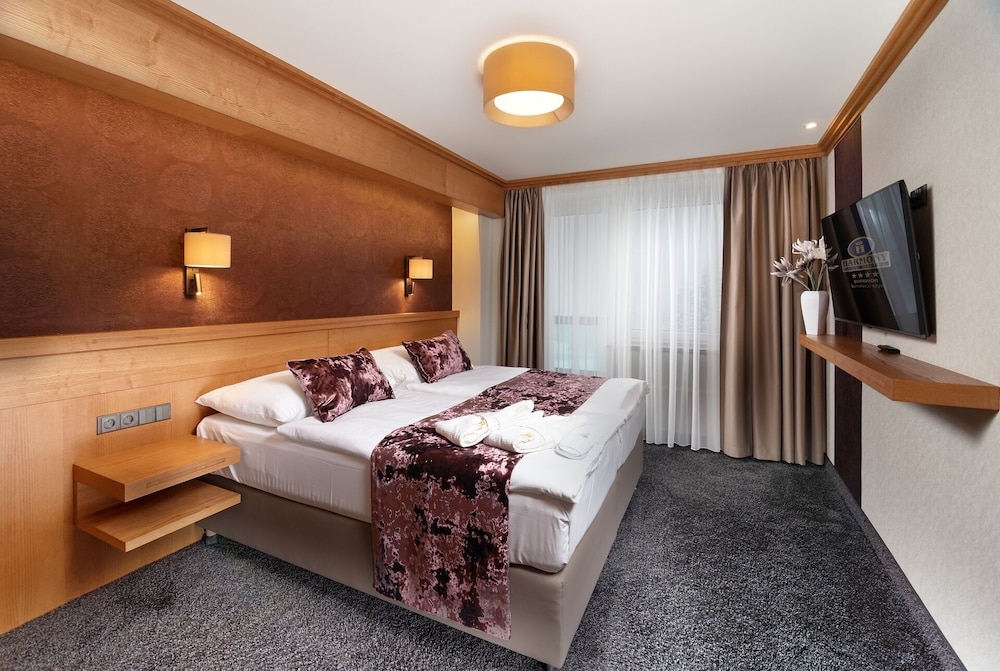 Hotel Harmony Club Hotel 11/67