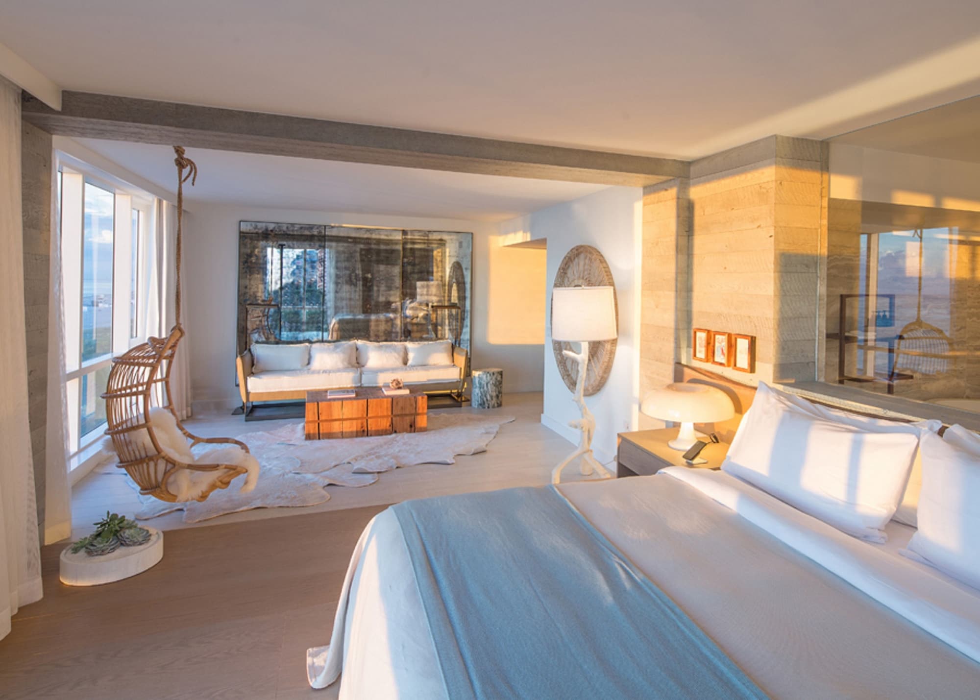 PRESIDENTIAL, SUITE
