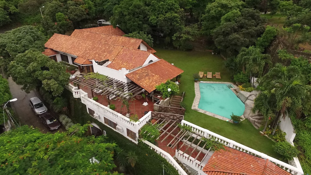 Nazu House Bed Breakfast 61/69
