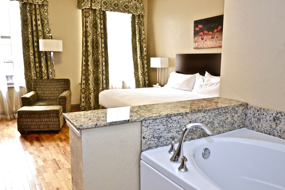 HOLIDAY INN EXPRESS CLEVELAND DOWNTOWN 20/59