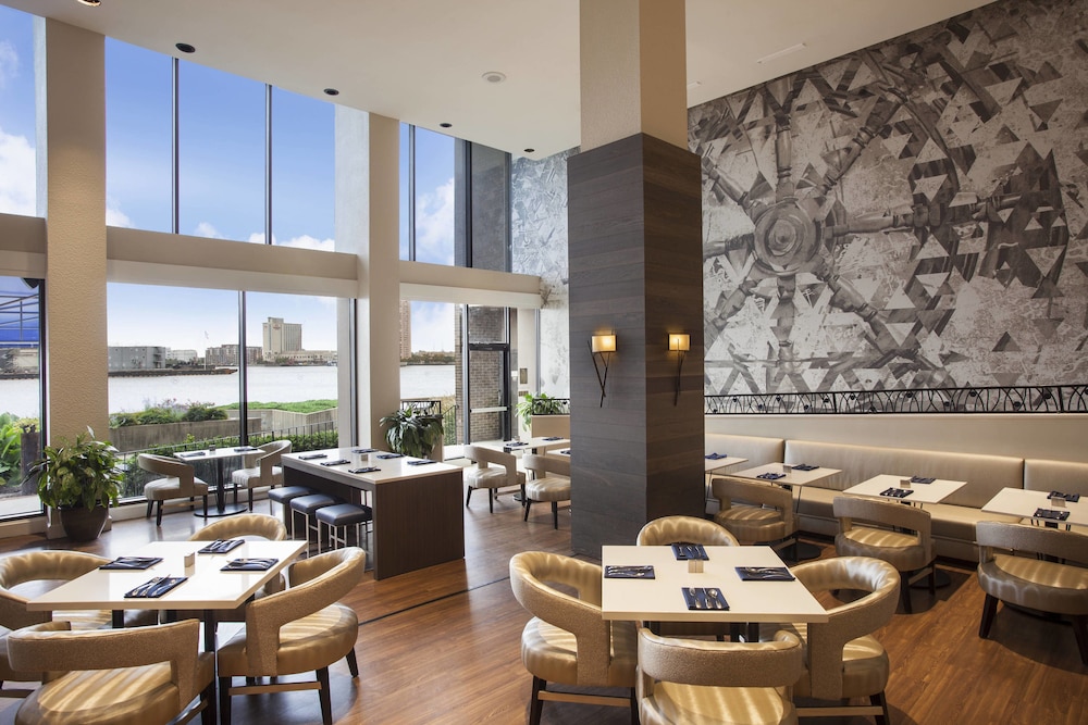 Sheraton Norfolk Waterside 42/55