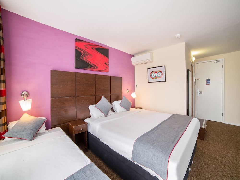 OYO The Chiltern Hotel 23/45