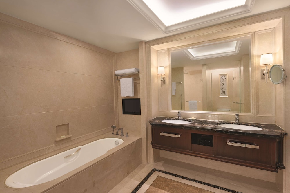 Grand Hotel Haikou (Managed by Accor) 11/62