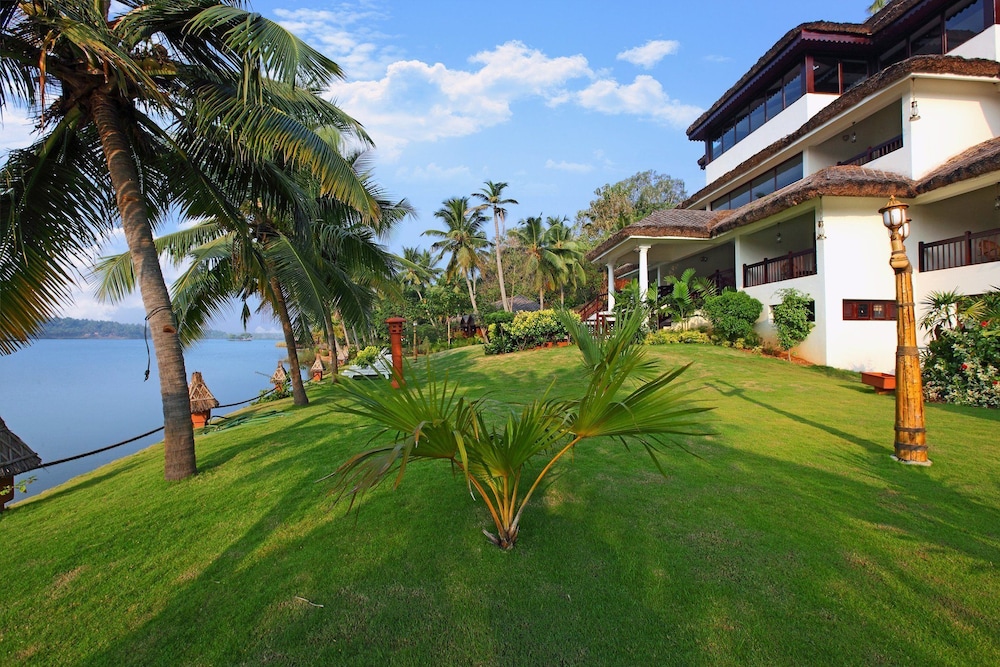 Fragrant Nature Backwater Resort & Ayurveda Spa 47/50