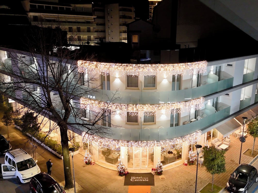 Hotel Centrale 2/50