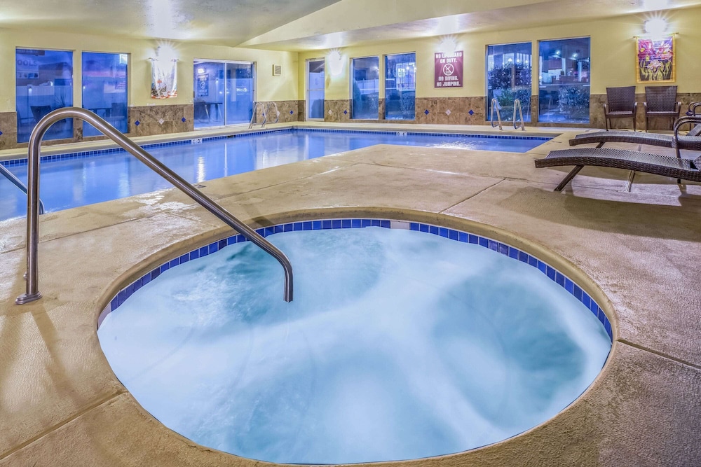 swimming pool spa