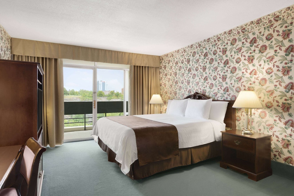 DELUXE, STUDIO, SUITE, KING BED