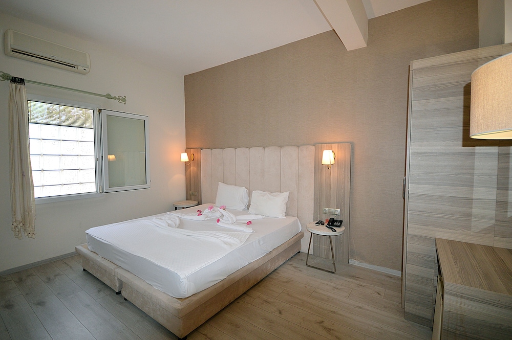 The Hotel 48 19/49