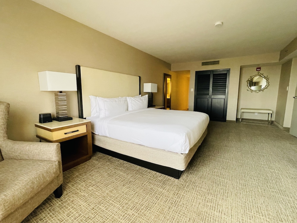 Doubletree By Hilton Fresno Convention Center 19/59