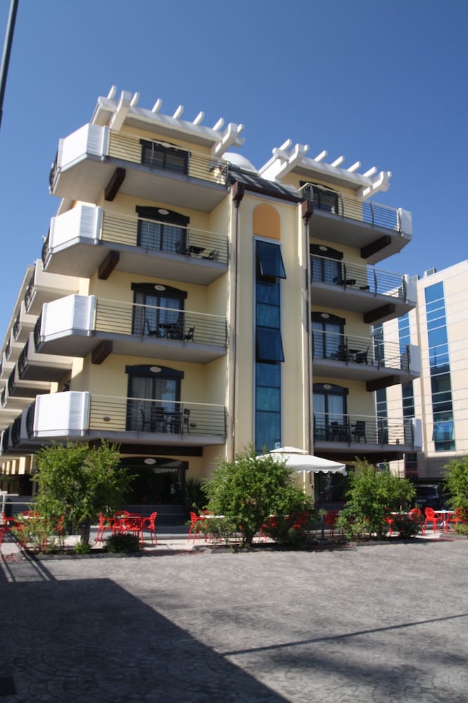 Rama Palace Hotel 10/71