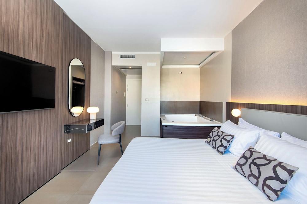 EXCLUSIVE, DOUBLE BED