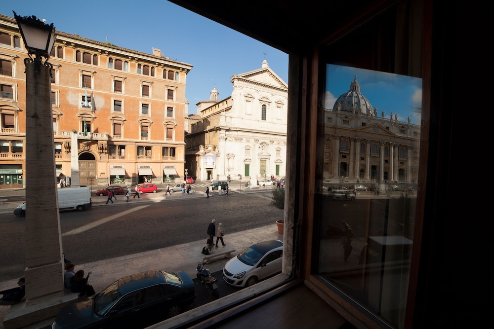 Saint Peter Six Rooms And Suites 1/67