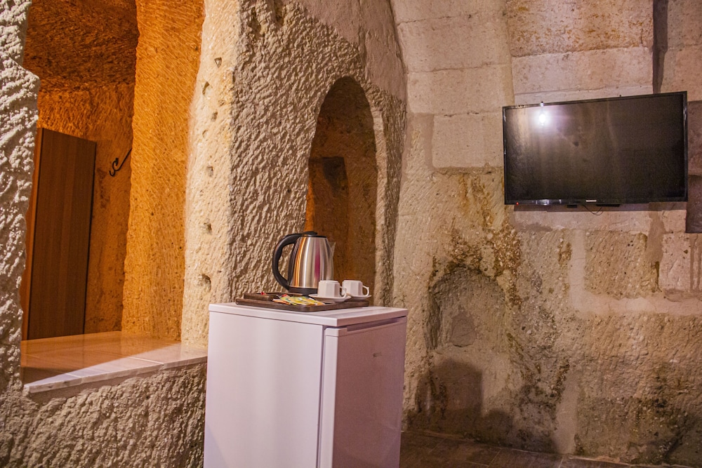 Junior Ottoman Cave 5/41