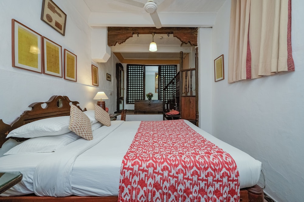 Neemrana Fort-Palace - 15th Century, Delhi-Jaipur Highway 20/59