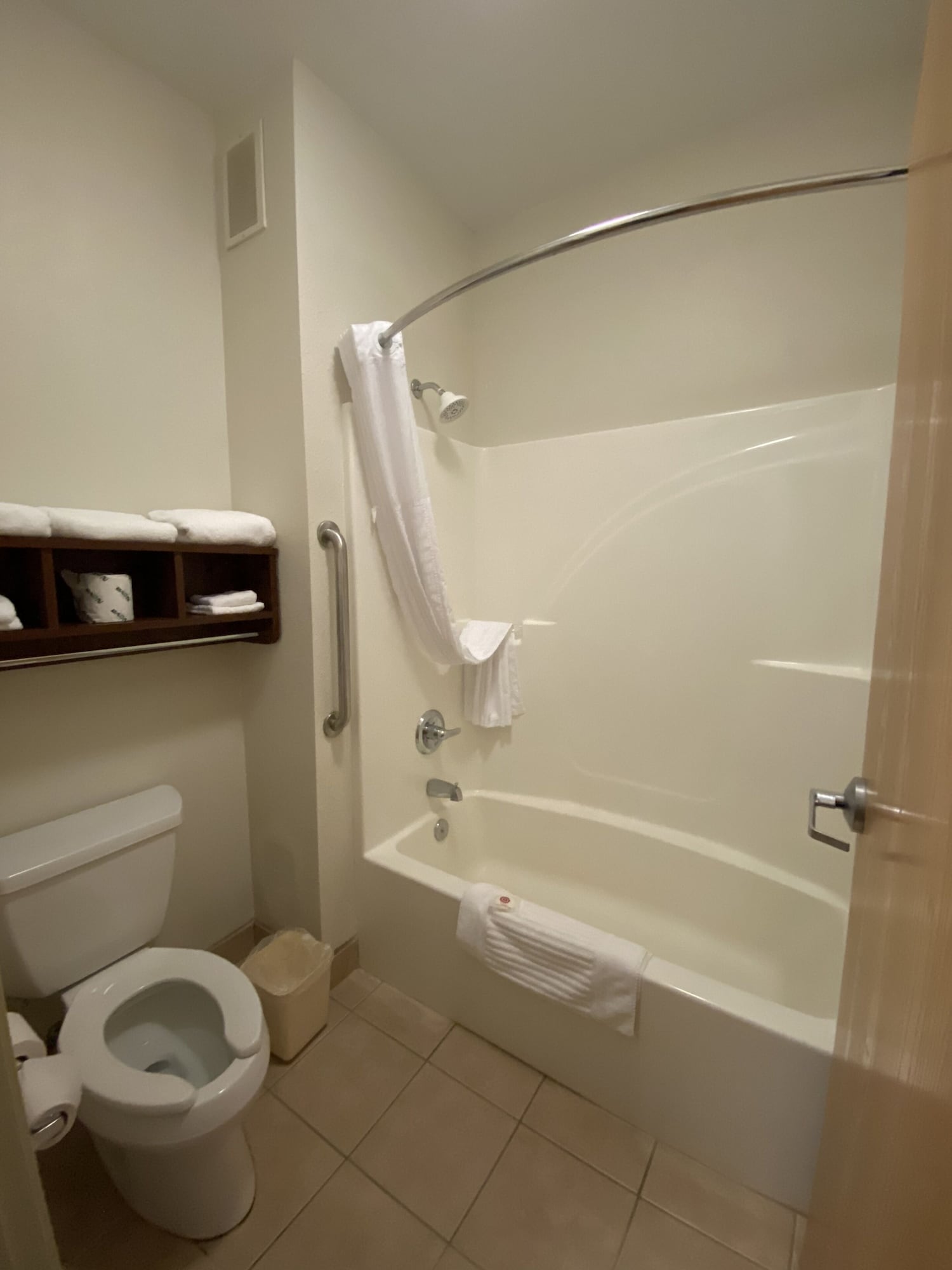 غرفة قياسية بسرير كينج، Comfort Inn Downtown University Area 5/5