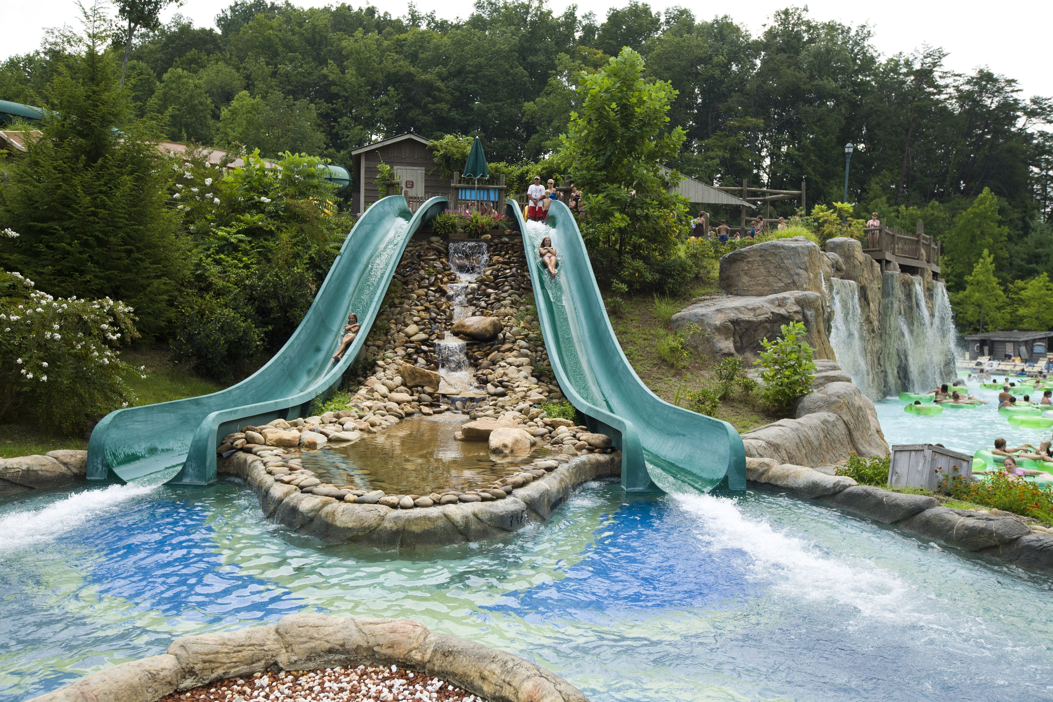 Holiday Inn & Suites Pigeon Forge Convention Center (ex Econo Lodge Hotel) 9/30