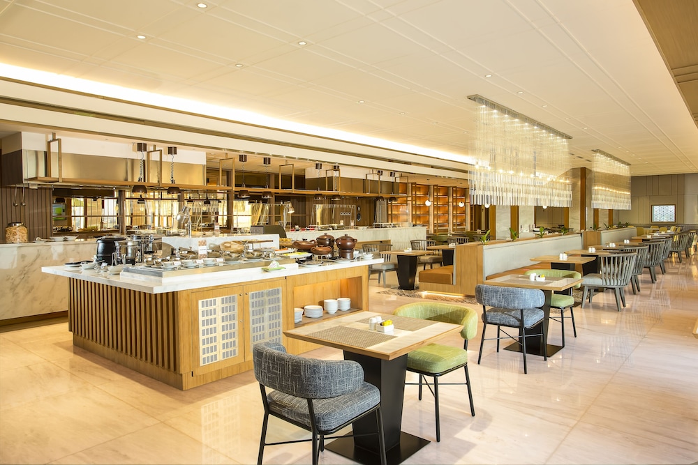 Swiss-Belhotel Solo 48/57