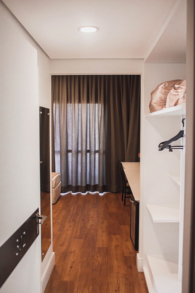 Vip Hotel 12/37
