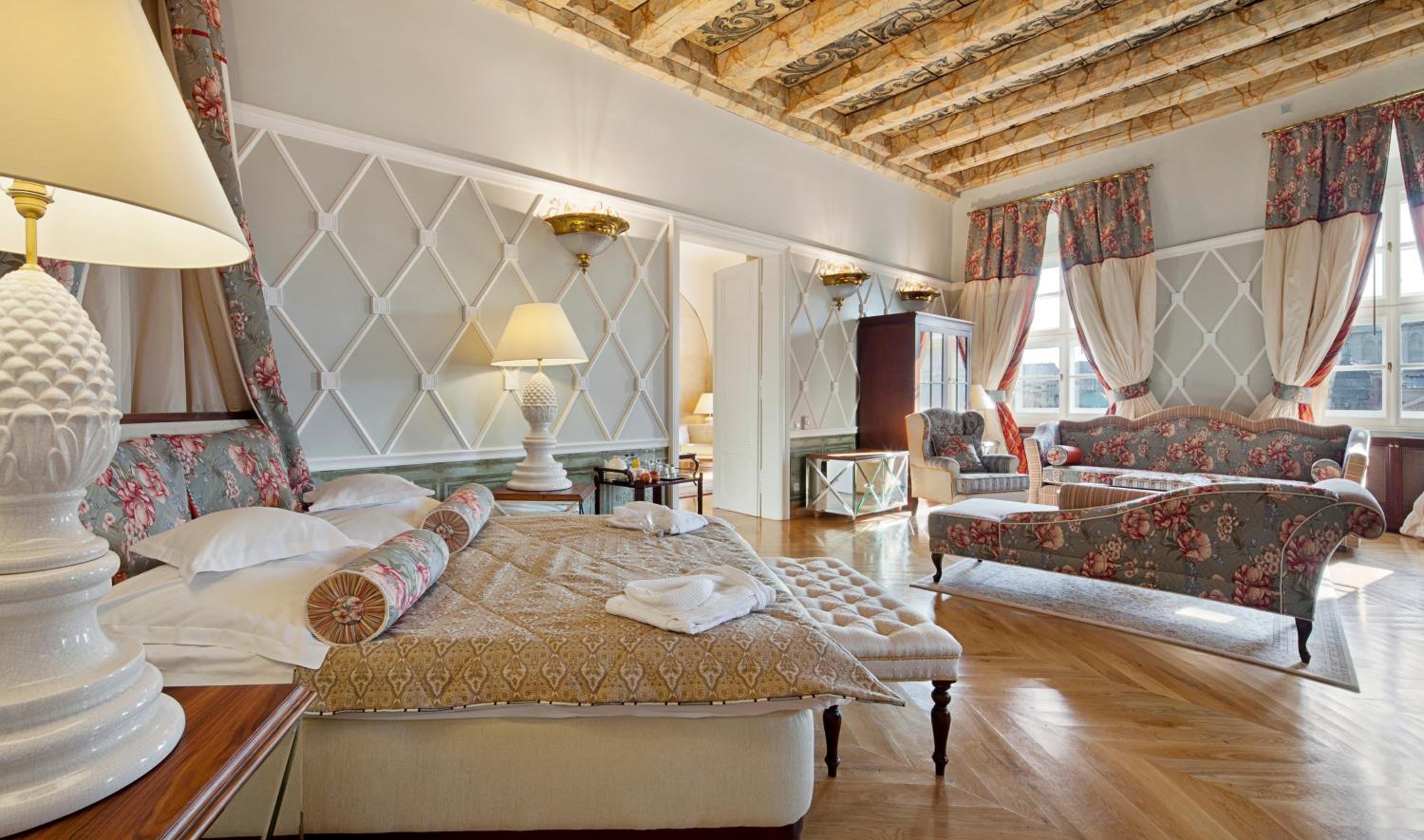 Luxury, Suite, Balcony, Main Building, Bonerowski Palace 2/4