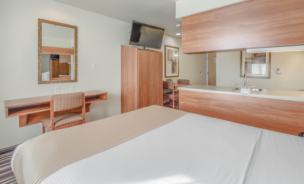 Microtel Inn & Suites by Wyndham Gulf Shores 30/64