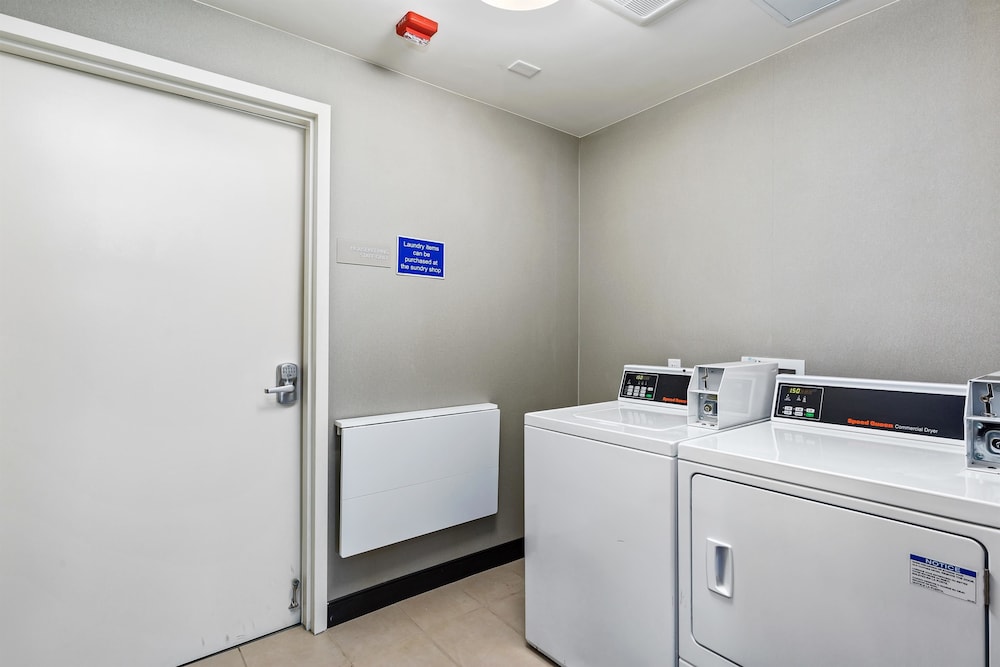 Best Western Plus Philadelphia-Pennsauken Hotel 20/32