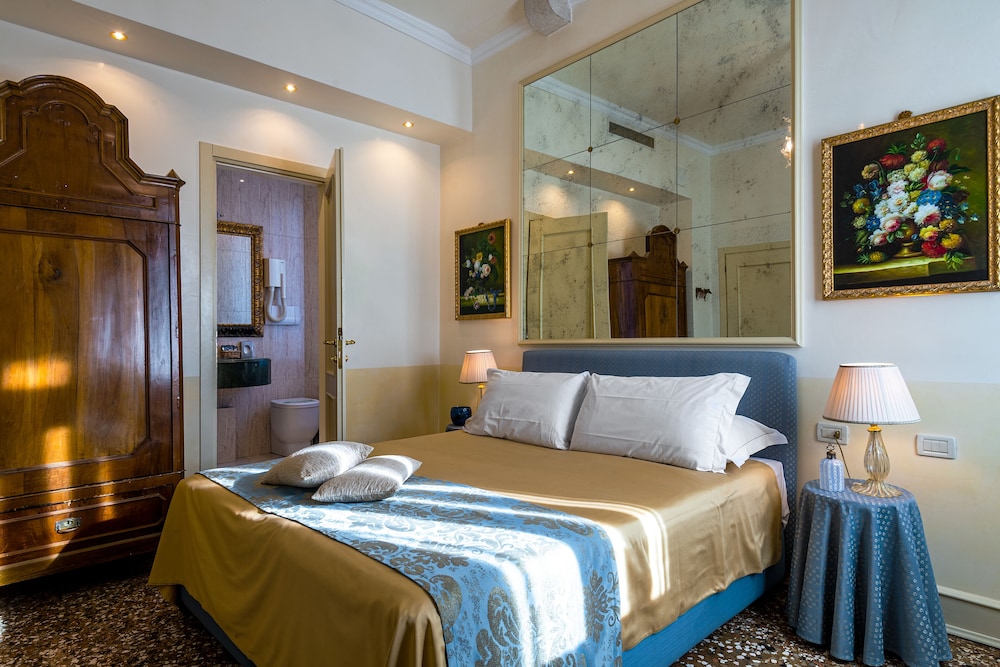 SUPERIOR, DOUBLE BED