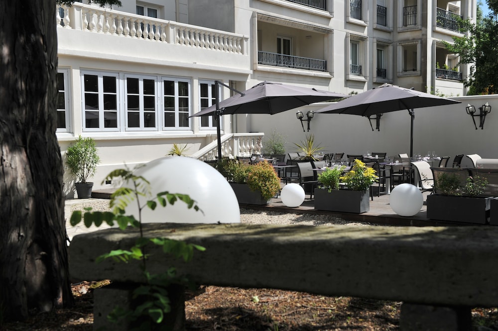 Mercure Paris Saint Cloud Hippodrome 8/69