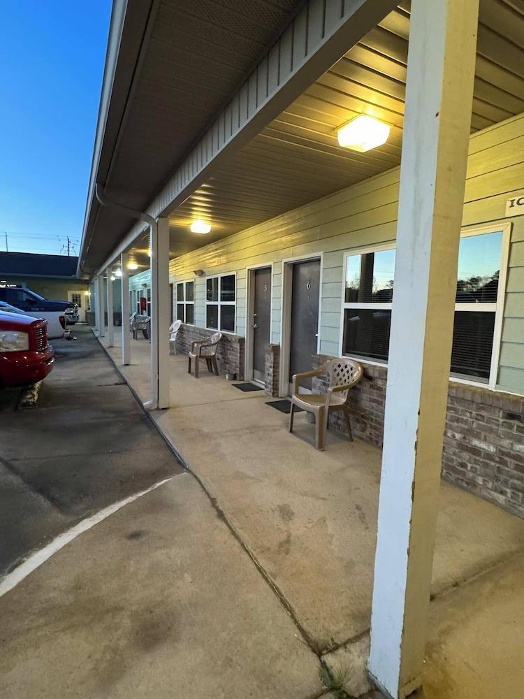 Weiss Lake Lodge 48/64