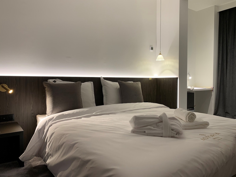 Hotel Astoria 12/44