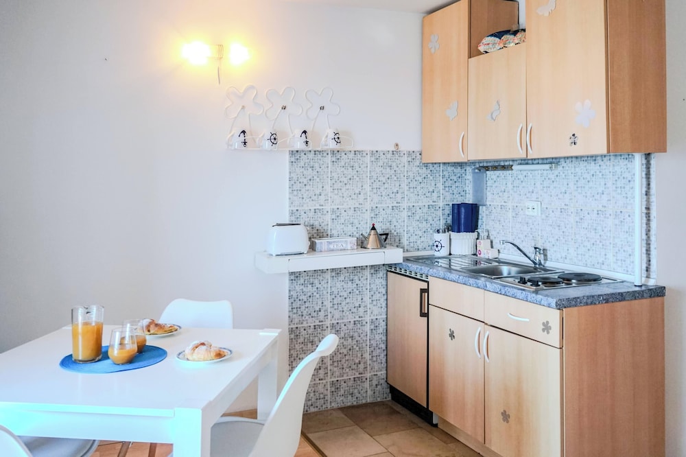 Luxury Seaside Apartments 48/50