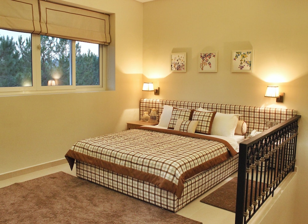 2 BEDROOMS, VILLA, LAKE VIEW
