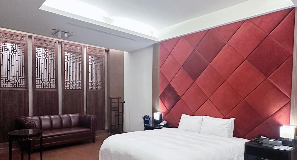 Orient Luxury Villa Motel 16/37