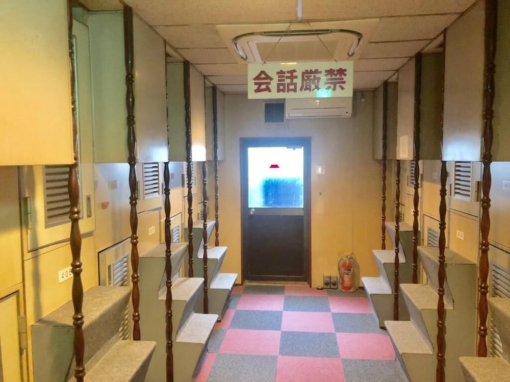 Capsule Hotel Block Room 24/49